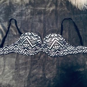 ✨VS Pink Tribal Print Push-up Bra✨